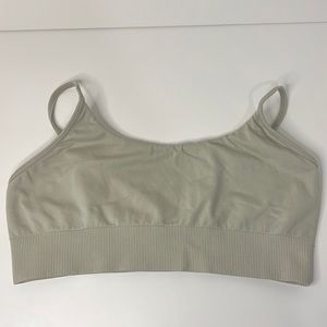 New Skims Bra size L